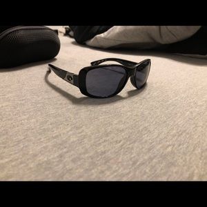 Black Tippet Costas